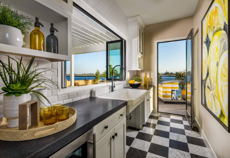 5 Delta Coves Edgewater Mud Room Black Ext WinDor Folding Window e1572654042105