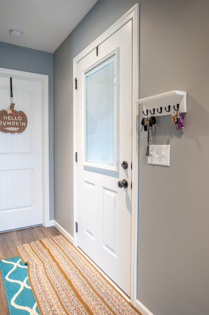 Legacy%E2%84%A2 Steel 440 2P In Snow Mist White With Internal Blinds