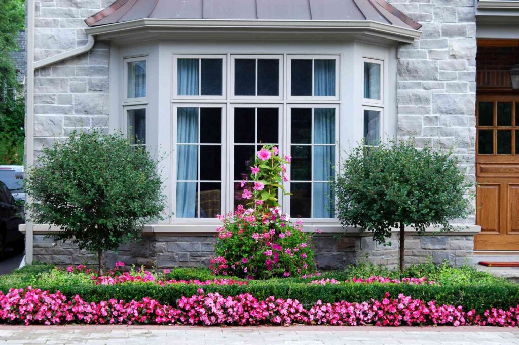 elongated bay window